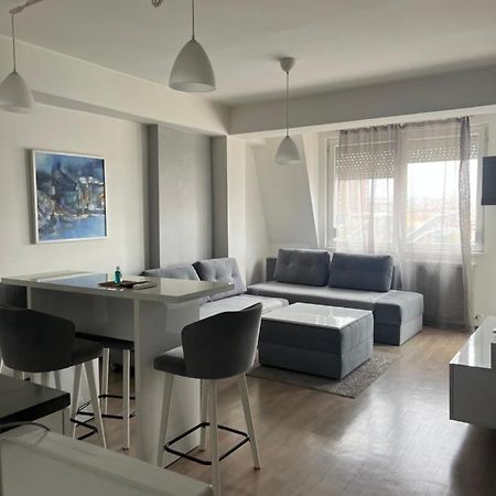 Cozy Apartment In The City Center Skopje Buitenkant foto