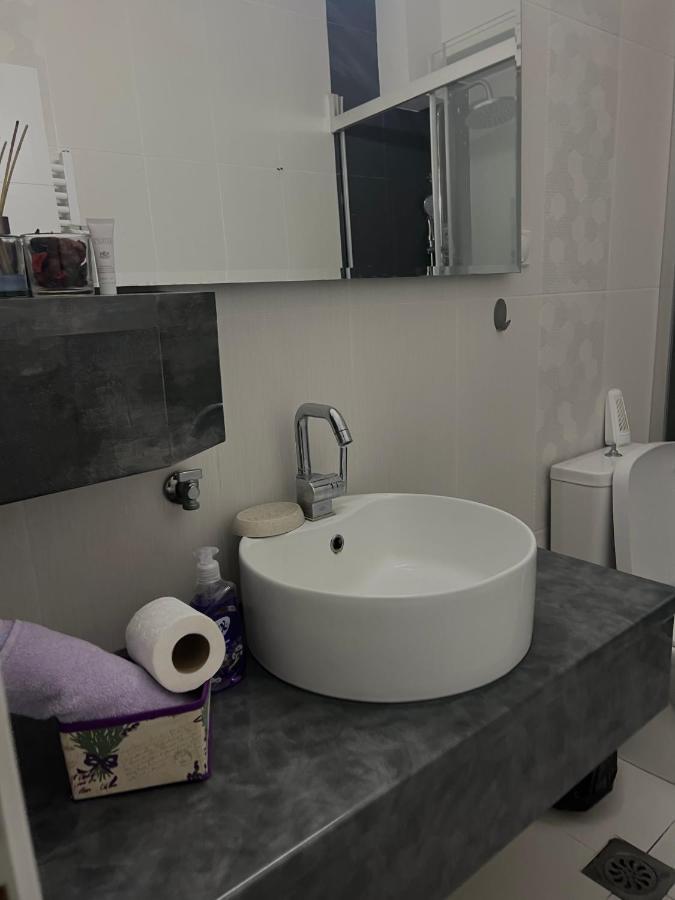 Cozy Apartment In The City Center Skopje Buitenkant foto